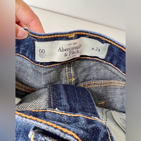 Abercrombie & Fitch denim shorts 00 - Picture 4 of 9